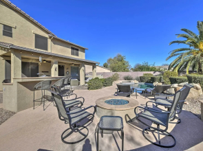Private Pool & Hot Tub: Southeast Gilbert Home