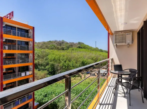 Naiharn Pearl Condo Hotel by Villacarte