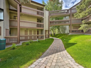 All-season Sun Valley Retreat w/ Deck & Grill