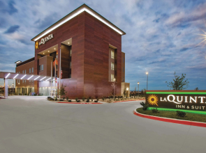 La Quinta Inn & Suites by Wyndham San Marcos Outlet Mall