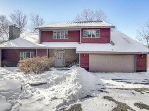 < 1 Mi to Hunter Mtn: Spacious Home w/ Hot Tub!