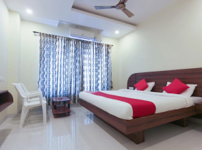 OYO 63300 Hotel Rasi Residency