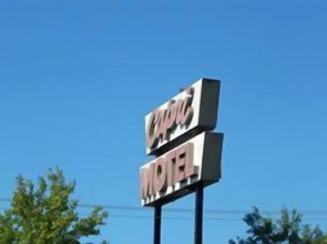 Capri Motel