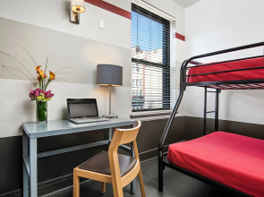 Chicago Getaway Hostel