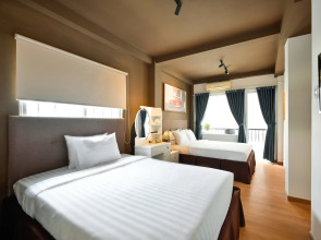 The Noble Swan Wood Park Hotel