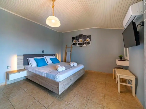 Helen's Studios & Apartments