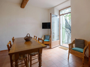 Charming Holiday Home in Tautavel with Balcony