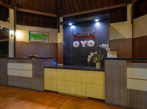 OYO 1508 Mascot Beach Hotel
