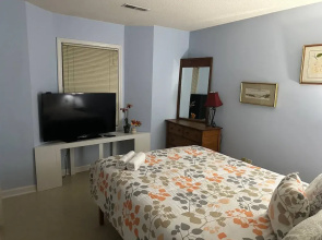 Cute Condo Near Cone Health