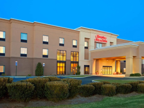 Hampton Inn & Suites Hartford-Manchester