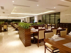 Yarra Ocean Suites Danang