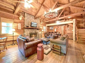 Twin Creeks, 4 Bedrooms, Sleeps 14, Rustic Lodge, Hot Tub, Pool Table