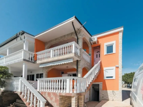 Stunning Apartment in Vir With 3 Bedrooms and Wifi