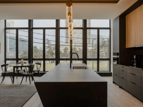 Sosuite One Bed Apt Accessible w Rooftop Gym Laundry