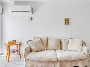 Azula Bright and Airy 2 Bedroom Apartment With p
