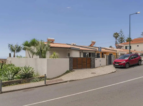 Ground Floor House in Garajau, Terrace Vila