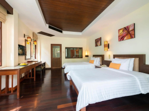 Khaolak Bay Front Resort
