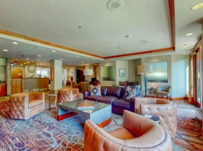 Exclusive Ski in, Ski out 4 Bedroom Vacation Rental with Hot Tubs and Heated Outdoor Pool in Lionshead Village