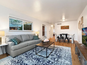 Luxury Urban Oasis Near Old Town – Pet Friendly