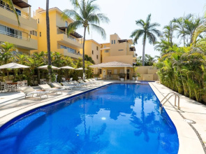 Sleeps 10 Views Beach 1 Block