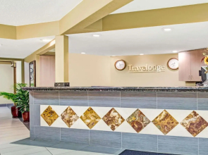 Knights Inn Aurora