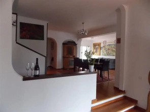 Very Pretty House In Great Location