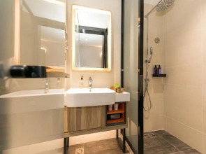 Hanting Premium Hotel Guangzhou Memorial Hall Metro Station