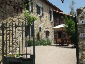 Chambres d'Hôtes-Ferme Equestre Les Revers