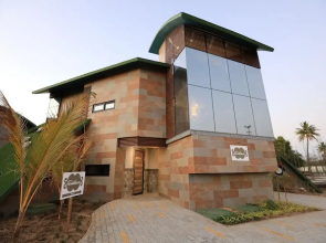 Neonz Resort & Club