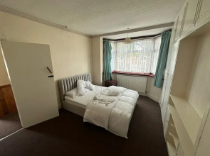 Birmingham Blissful Retreat With 3 Bedrooms