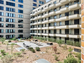 Business/holiday Apartment With Whirlpool