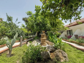 Tropic Beach Club Side