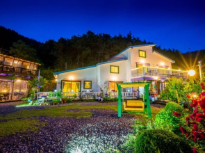 Goseong Sunshine Fullhouse Pension