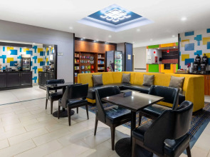 La Quinta Inn & Suites by Wyndham Columbus West - Hilliard