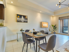 Large 1 Bed Business Bay Canal