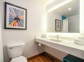 The Kinney - Venice Beach