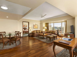 Ramada Plaza by Wyndham Palm Grove