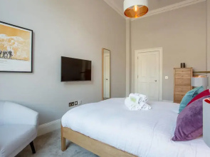 Destination Edinburgh Apartment York Place