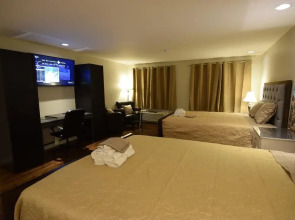 The Lion Inn & Suites