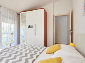 Beautiful Home in Pano With Wifi and 5 Bedrooms