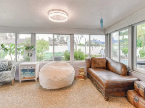 Private Hot Tub, Pool & Yard: Modern Bradenton Gem