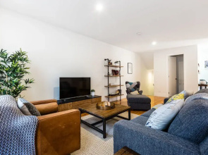 AERIN, 2BDR Melbourne Apartment