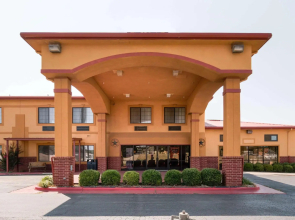 Econo Lodge Lubbock I-27