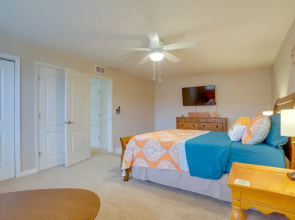 Shuttle to Beach: Millville Townhome w/ Porch