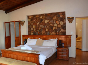 La Montagne Guest Lodge