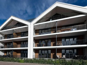 Stylish Marina Loft W/balcony