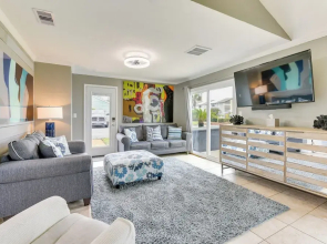Vibrant Family Condo: 100 Feet to Private Beach!