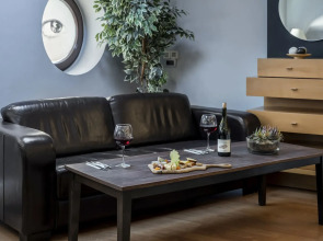 Отель Ansen Suites