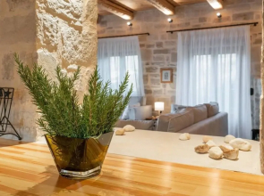 Heated Jacuzzi Pool 5-bed Villa in Crete