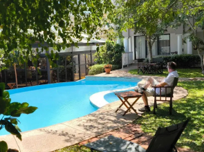 Room in Lodge - Luxury Suite in Boutique Lodge With Free Savannah Adventures 4x4 City Safari